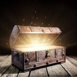 Live at 5pm Saturday! Let’s open the treasure chest!👏👏❤️🥰🎄